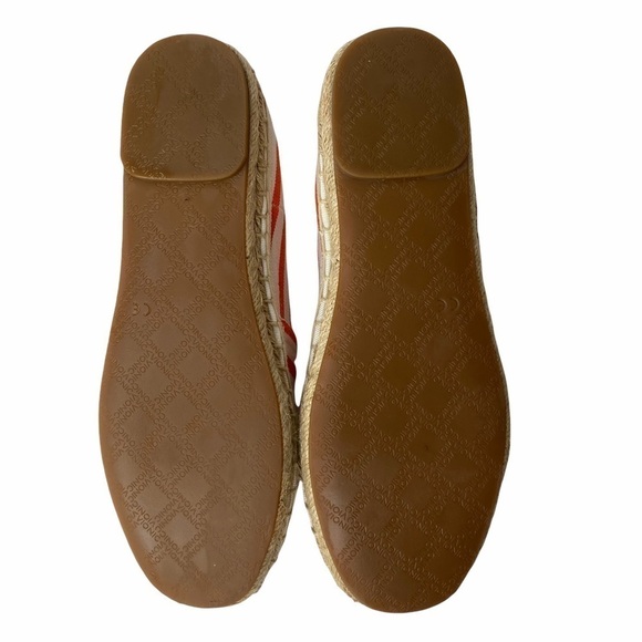 Vionic Valeri Canvas Espadrilles. Size 7 - Picture 9 of 11